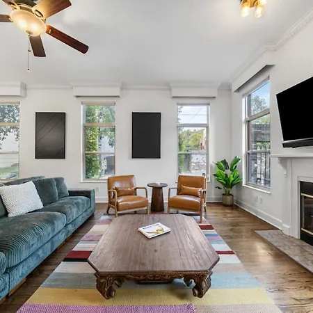 Lux Oasis - Roof Deck- Garage - Walk Everywhere